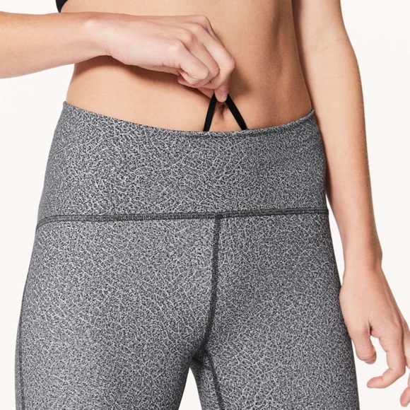 Lululemon Train Times Crop (17") Fractal Alpine White Black / Black Leggings Gym - Picture 3 of 14